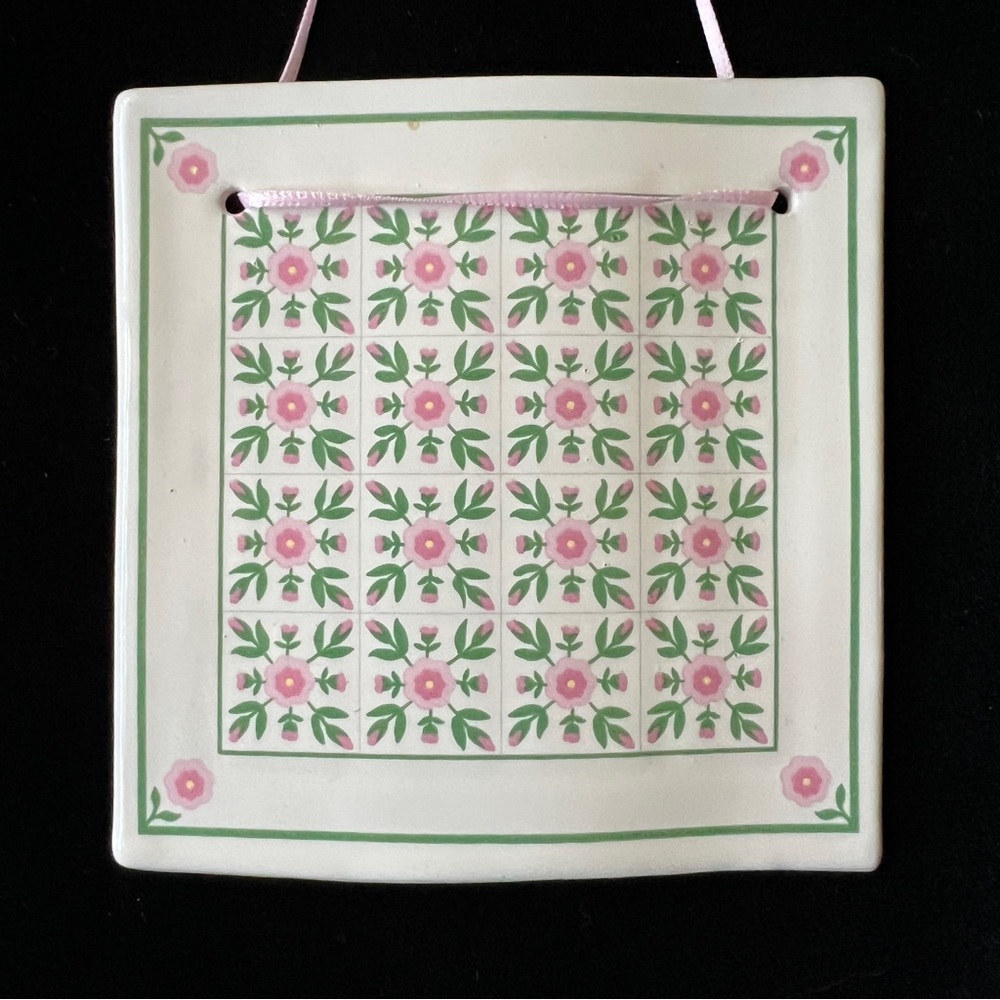 Hill Design Quilt Ornament Rose of Sharon Vintage Christmas Decor Quilting 1992